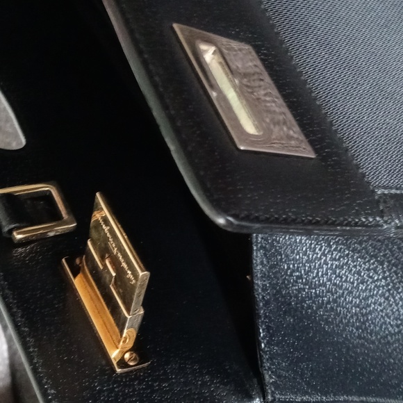 🖤VTG Ferragamo🖤 - BW-21 1850 Top Handle Nylon/Leather Bag - Picture 12 of 16